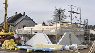 Do domu stavěného na klíč se stěhujete už během měsíce. Foto z průběhu výstavby, dne 25. 4.