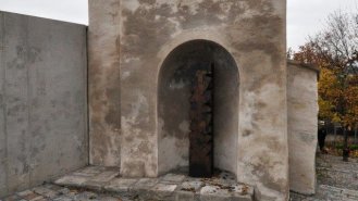 Kaple s intalací Božích muk.