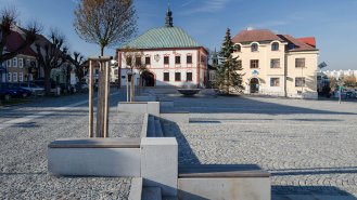 Detail linie hrany náměstí