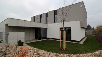 Pohled z ulice &ndash; Vchod