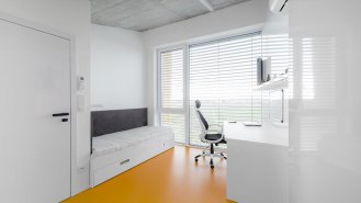 Prostor pod střešními deskami je v celém rozsahu otevřen