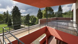 Průhled přes jednotlivá podlaží 