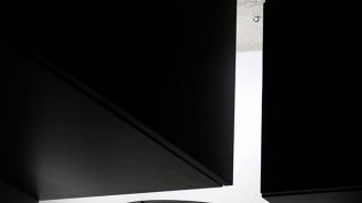 Detail nábytku a svítidla