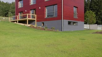 Spodní pohled ze zahrady