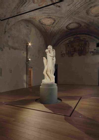 Nerezové přístrojové kazety UDHOME v dřevěných palubkách historického Museo della Pieta, Milano