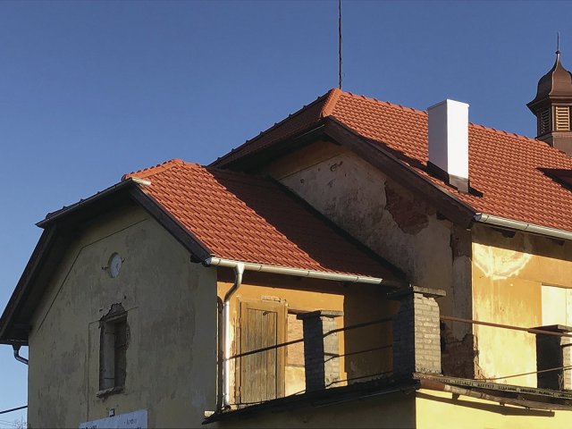 Rekonstrukce střechy sokolovny v Chudenicích