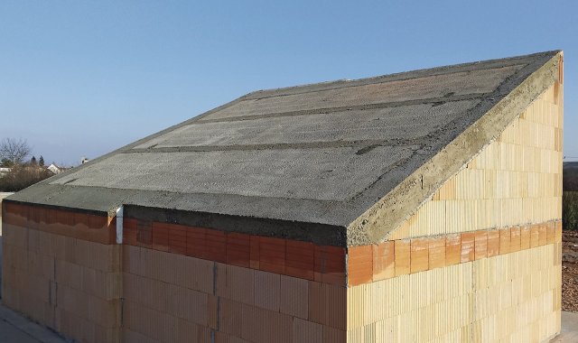 Vlastní nosná část střechy tvoří podklad k ukotvení roštů pro střešní krytinu