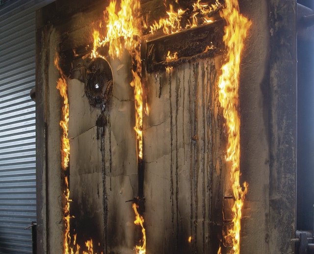 Požární test dveří (foto Chemolli Fire)