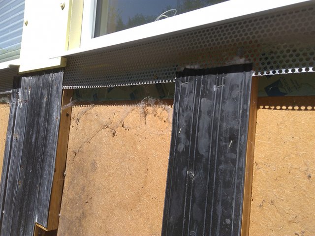 EPT páska na dřevěné podkladní konstrukci