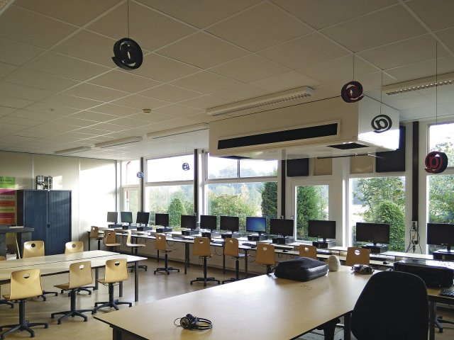 Ve třídách je vhodné umisťovat větrací jednotky s nízkou úrovní vydávaného hluku. Foto: archiv redakce