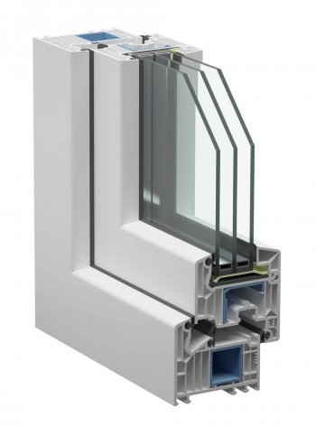 Z profilů VEKA Softline 82mm jsou vyráběna například plastová okna Stavona Centro. V řezu je vidět systém těsnění, jednotlivé komory i výztužný profil