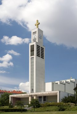 Kostel svatého Václava v pražských Vršovicích, autor: Josef Hanus, Shutterstock