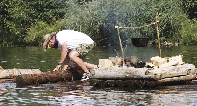 Na jednom z vorů nechybělo ohniště – rovněž původní prvek, který v minulosti sloužil zejména
k osvětlení plavidla v noci