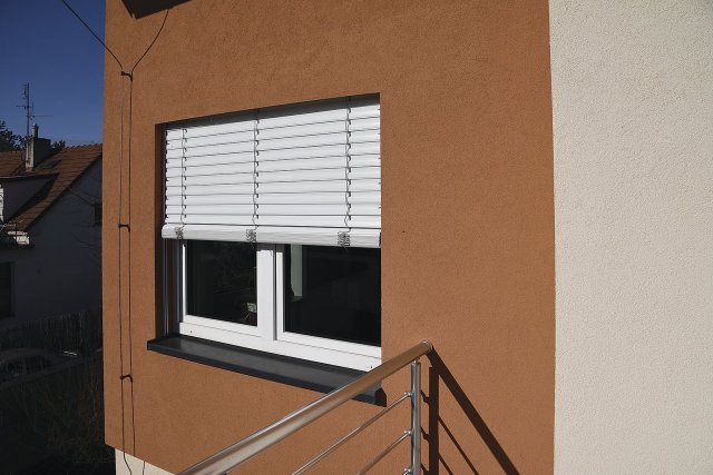Okna jsou až na prosincové výjimky celoročním dodavatelem tepla