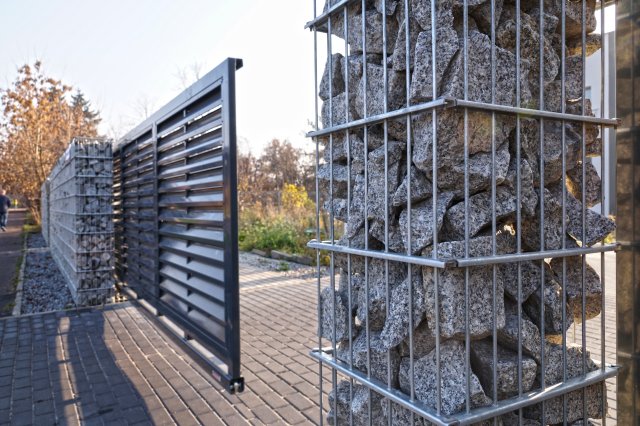 Velmi oblíbené jsou gabiony jako plotové sestavy, foto: vladdon