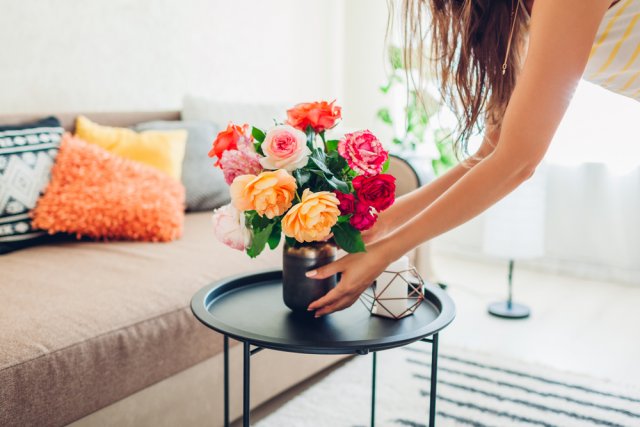 Květiny jsou plícemi domova a zároveň trendy dekorací. Zdroj: Mariia Boiko, Shutterstock 