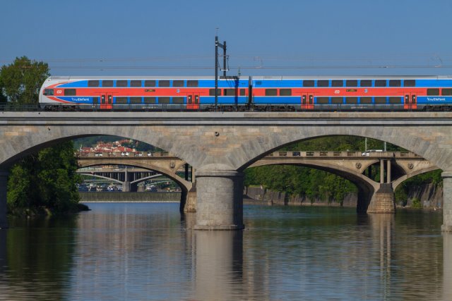 Viadukt, který byl uveden do provozu na začátku června 1850, je památkově chráněný. Díky tomu, že rekonstrukce proběhla za maximálního využití původních materiálů i technologií, se zachovala jeho památková hodnota. Zdroj: Leo Kohout, Shutterstock