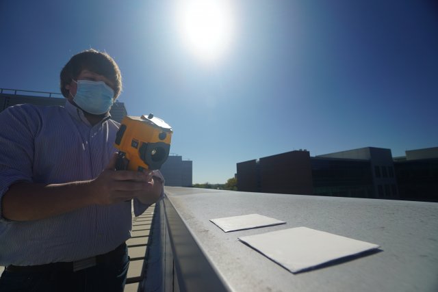 Vědci testovali vzorky infračervenou kamerou. Foto: archiv Purdue University