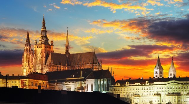 Budovy Pražského hradu zastupují všechny architektonické styly minulého tisíciletí. Zdroj: TTstudio, Shuttestock