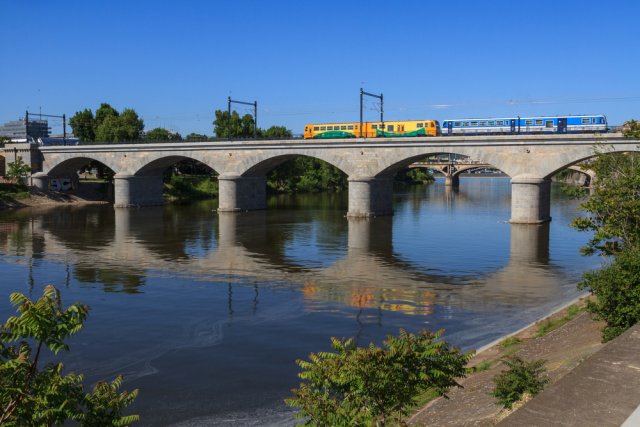 Negrelliho viadukt přečkal bez poškození několik povodní, a to včetně té největší v roce 2002. Zdroj: Leo Kohout, Shutterstock