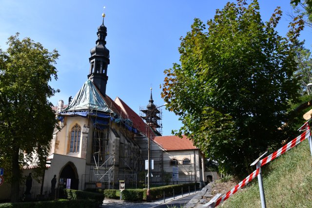 Rekonstrukce kostela Čtrnácti sv. Pomocníků v Kadani bude probíhat do června 2021. Foto:  Dominik Faustus, Biskupství Litoměřické