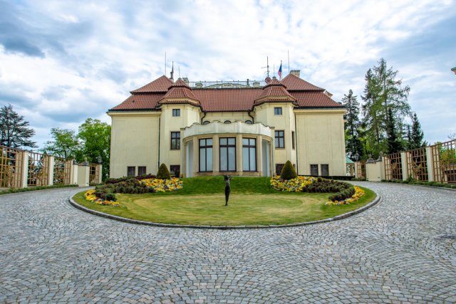 Vila prvního československého předsedy vlády Karla Kramáře tvoří nepřehlédnutelnou dominantu letenského panoramatu. Zdroj: Petr Svoboda, Shutterstock