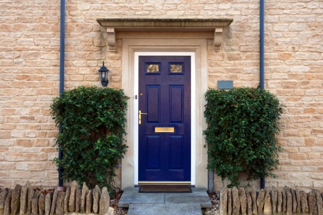 Veselé barvy oživí starší dům i novostavbu. Foto: chrisatpps, Shutterstock