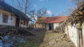 Původní stav statku před započetím demoličních prací. Foto: Jan Vítek, archiv samoty Hojšín