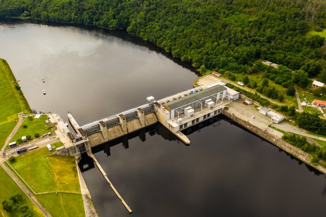 Vodní elektrárna Kamýk je součástí vltavské kaskády. Její nádrž o délce 10 kilometrů navazuje na vývar elektrárny Orlík. Foto: Ondrej_Novotny_92