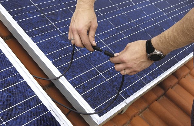 Fotovoltaické moduly Vitovolt 300 nabízejí různé možnosti montáže a oblasti použití. Mimo jiné se hodí pro rodinné a dvougenerační domy, ale i pro komerčně využívané budovy.