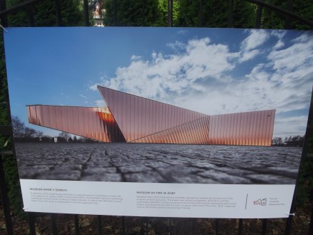 Muzeum ohně Žory. Projektanti se rozhodli pojmout architekturu muzea jako hořící plameny. K realizaci došlo v letech 2010 až 2014. Multimediální expozice seznamuje návštěvníky s historií ohně ve vztahu k lidským dějinám. Název Žory je ze staropolštiny, znamená vypalování lesů.