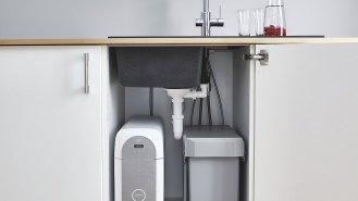 Filtr GROHE lze snadno instalovat pod dřez. Separované vnitřní rozvody zajistí, že filtrovaná voda nikdy nepřijde do kontaktu s nefiltrovanou.