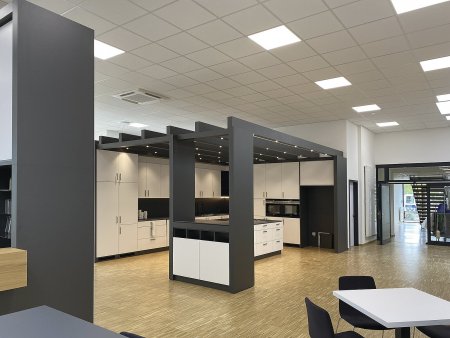 Nové prostory představují příjemné i praktické zázemí pro zaměstnance i hosty.