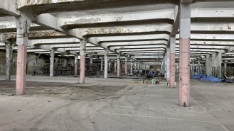 V této části továrny pracovali v minulosti civilní zaměstnanci.