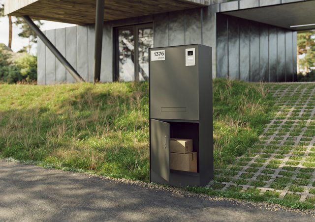 Modul FULL – disponuje poštovní schránkou, boxem na ukládání balíků – doručovací firmě dáte kód a o víc se nemusíte starat, číslem popisným a přípravou na zvonek a vchodovou skrytou kameru.