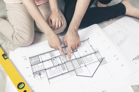 Pamatujte, že od kvalitního projektu se odvíjí celé vaše další počínání i spokojené bydlení. Foto: Makistock, Shutterstock