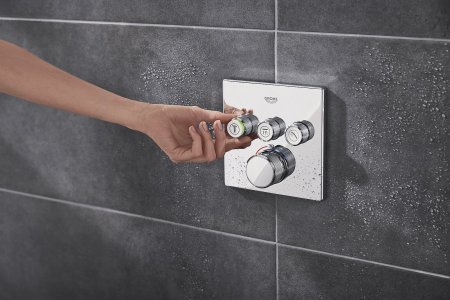 Systém GROHE SmartControl nabízí nejen široký výběr mezi různými režimy proudu, ale také precizní regulaci jejich intenzity. Jednotlivé sprchy či výpusti lze totiž ovládat separátně.
