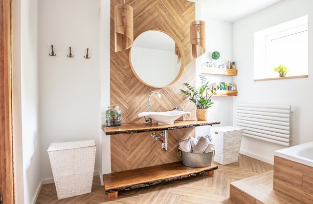 Boho styl miluje přírodní materiály, které domovu dodávají kouzlo, útulnost a špetku bohémské volnosti. Zdroj: NeonShot, Shutterstock