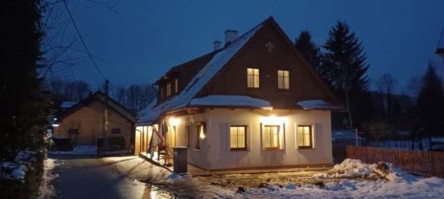 Wienerberger se rozhodl střešní krytinu Tondach skautům věnovat darem.
