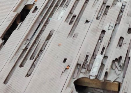 Fotografie: Terasa z WPC v restauraci v Praze – po 3 letech zcela rozpadlá.