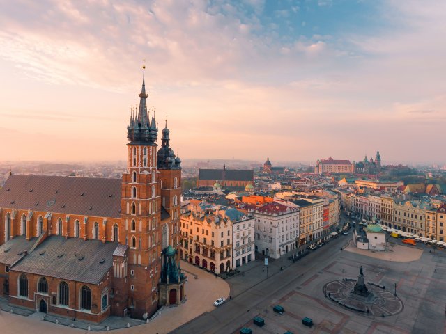 Krakov patří k nejstarším a nejkrásnějším městům Polska. Po staletí byl sídlem králů a kulturním centrem země, což je dodnes patrné na každém kroku. Zdroj: den_didenko, Shutterstock