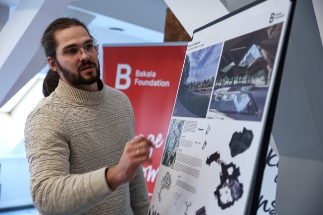 „Vítězství mě velmi potěšilo a jsem zvědavý, na jakých projektech budu u Kenga Kumy pracovat,“ uvedl Vít Veselý, který zabodoval s projektem Pod korunami.