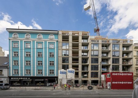 Výstavbu bytového domu IconiK měl na starosti tým Ing. Petra Čeňka z Divize 3 společnosti Metrostav. S velkými formáty jako Ytong Jumbo a Silka Tempo zde dodavatel pracoval poprvé.