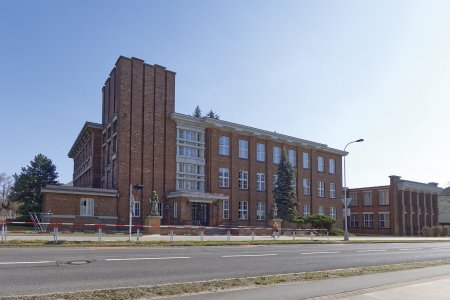 Střední průmyslová škola Hradec Králové.