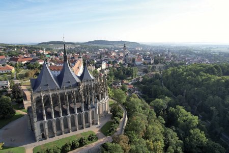Chrám svaté Barbory, klenot pozdní gotiky a jedna ze čtyř staveb katedrálního typu v Středních Čechách, je spolu s katedrálou Nanebevzetí Panny Marie a svatého Jana Křtitele a historickým centrem Kutné Hory zapsán na Seznam světového dědictví UNESCO. Foto: Photo Nature Travel, Shutterstock