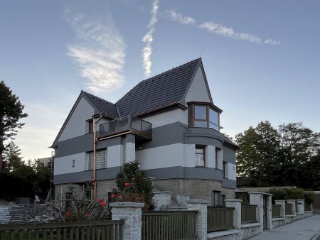 Komfortní a zdravé podkroví nevzniká náhodou. Je výsledkem kvalitního návrhu, odborného provedení a vhodné volby materiálů.