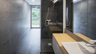 Cit pro detail, který architekti i řemeslníci vnášejí do každého projektu, propůjčuje domu jedinečný charakter a harmonii typickou právě pro 3AE. Autor: Petr Polák, petrpolakstudio.cz