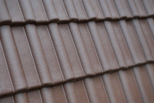 Detail střešní krytiny Beta Samet hnědá