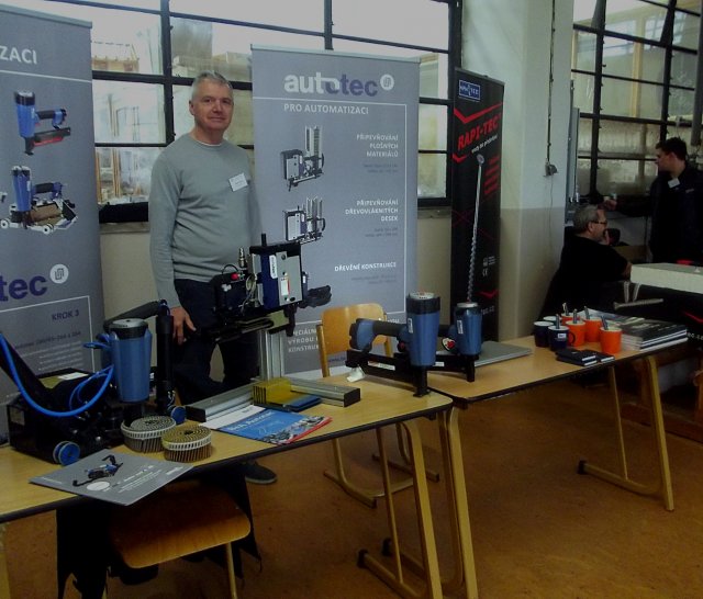 Expozice společnosti Autotec představila technologie pro automatizaci a spojování dřevěných konstrukcí.