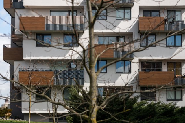 Architekti se rozhodli pro kombinaci železobetonového skeletu a vyzdívek z akustických cihel HELUZ.